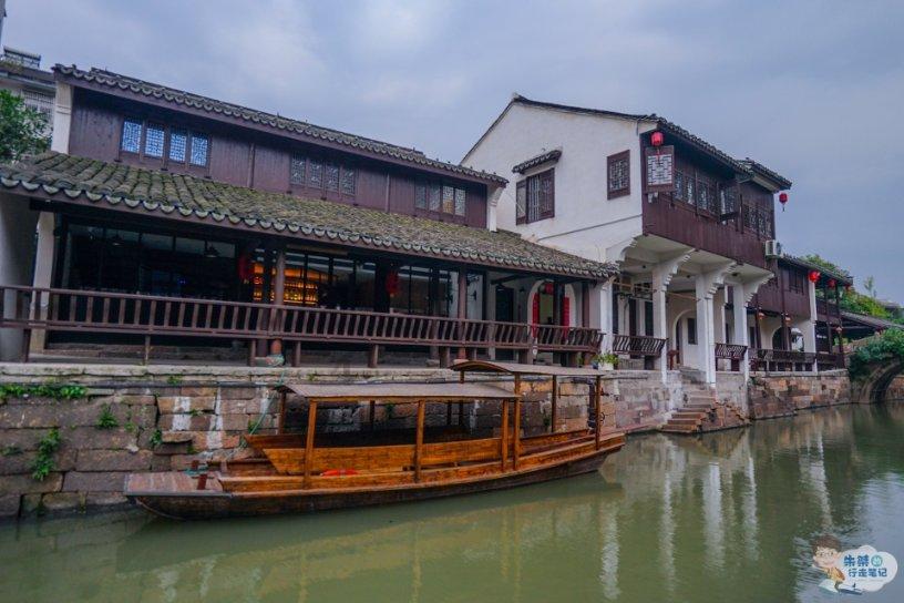 公安榆阳分局上郡路派出所上门为群众服务获赠锦旗